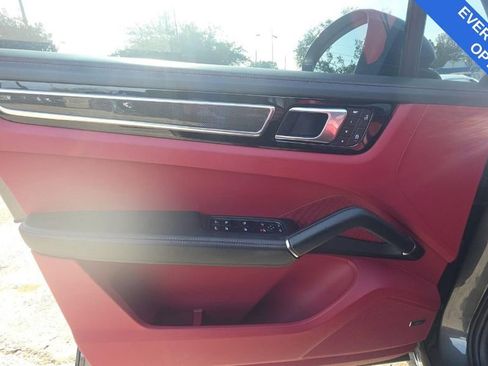 Used 2023 Porsche Cayenne GTS image 6