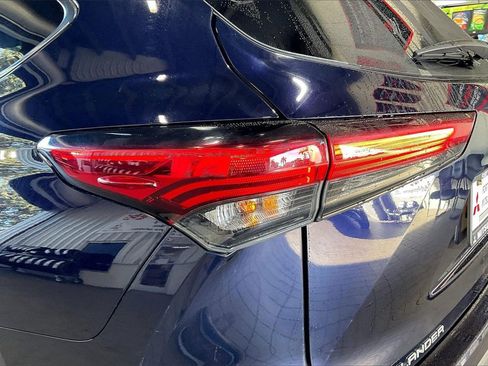 Used 2023 Toyota Highlander XLE image 21