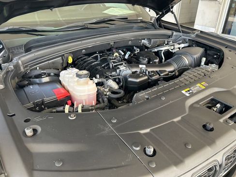 Used 2023 Jeep Grand Cherokee L Altitude image 11