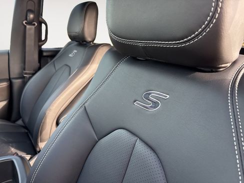 New 2026 Chrysler Pacifica Select w/ S Appearance Package FWD image 27