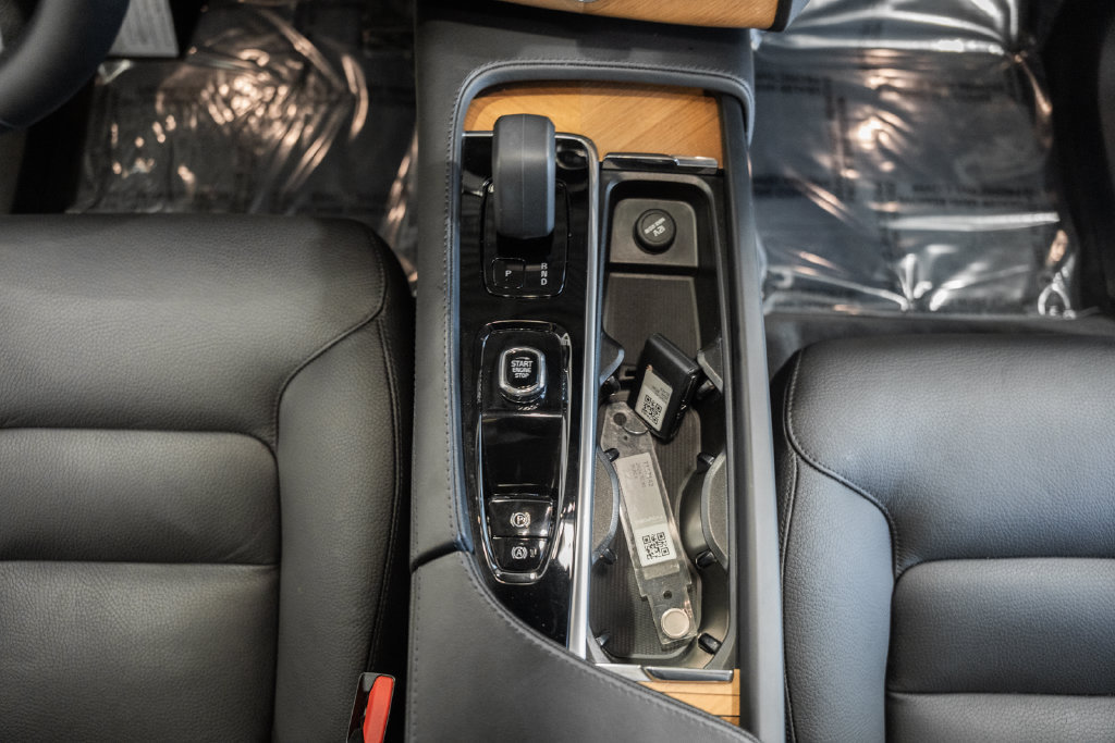 Used 2024 Volvo XC90 B6 Plus AWD/4WD image 23