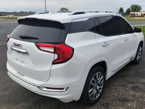 Used 2024 GMC Terrain Denali w/ Denali Premium Package AWD/4WD image 5