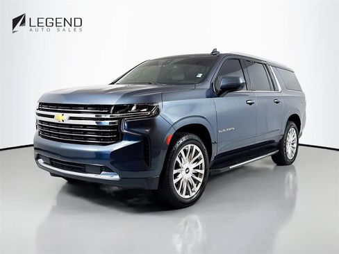 Used 2021 Chevrolet Suburban LT RWD image 1