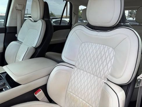 Used 2023 Lincoln Aviator Black Label w/ Dynamic Handling Package AWD/4WD image 16
