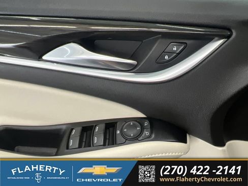 Used 2023 Buick Enclave Essence w/ Experience Buick Package FWD image 21