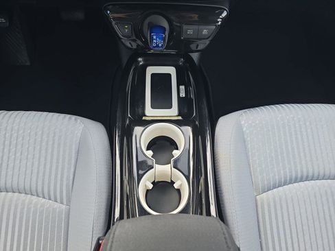 Used 2017 Toyota Prius Three w/ Advanced Technology Package FWD image 20