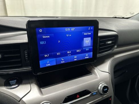 Used 2023 Ford Explorer XLT AWD/4WD image 11