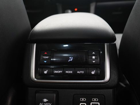 Used 2023 Subaru Ascent Touring AWD/4WD image 14