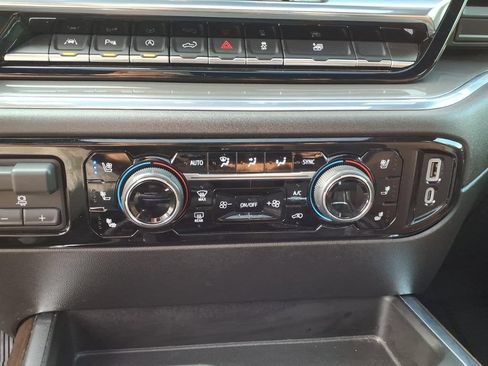 Used 2023 Chevrolet Silverado 1500 High Country w/ High Country Premium Package AWD/4WD image 26