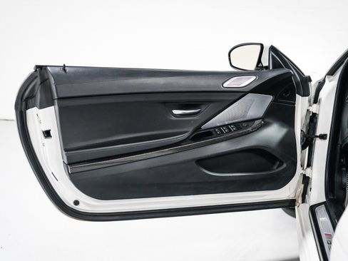 Used 2013 BMW M6 Convertible RWD image 16