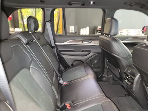 New 2026 Jeep Grand Cherokee Altitude AWD/4WD image 31