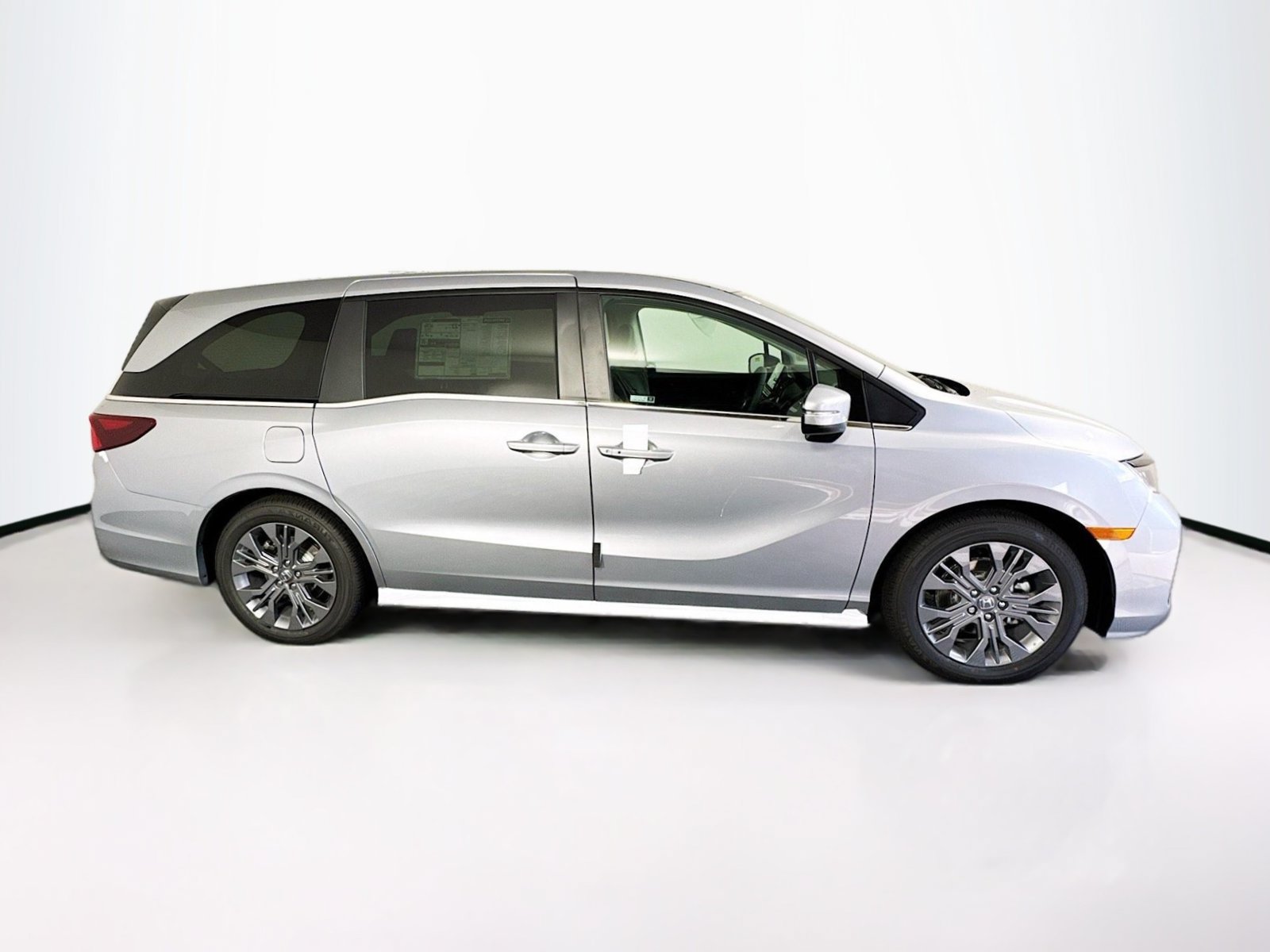 Certified 2026 Honda Odyssey Touring image 12