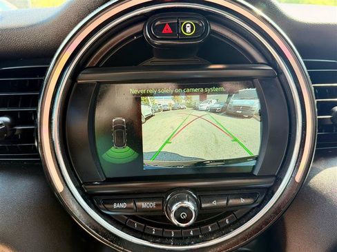 Used 2021 MINI Cooper 4-Door Hardtop FWD image 22