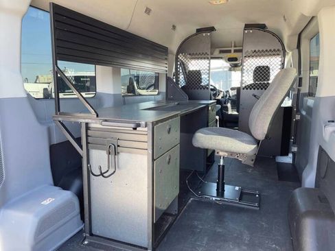 Used 2019 Ford Transit 150 XLT image 9