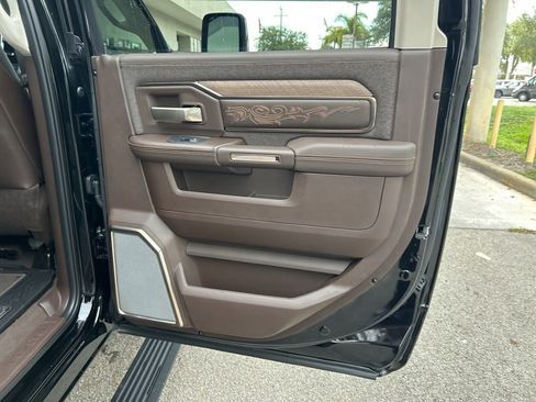 Used 2025 RAM 2500 Limited AWD/4WD image 37