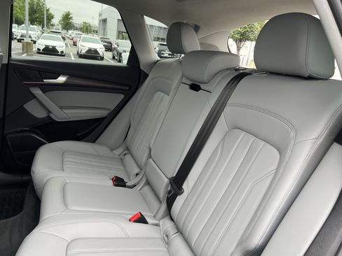 Used 2023 Audi Q5 2.0T Premium Plus w/ Premium Plus Package AWD/4WD image 33