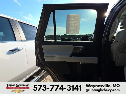 Used 2026 Ford Expedition Platinum AWD/4WD image 12