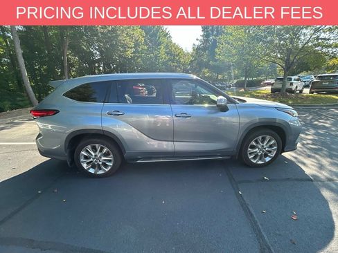Used 2021 Toyota Highlander Limited FWD image 7
