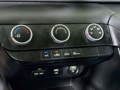 Certified 2023 Hyundai Elantra SE FWD image 8