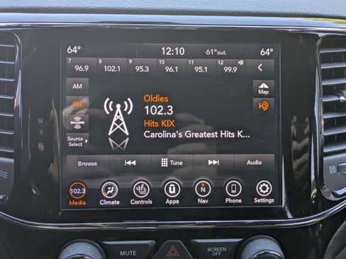 Used 2019 Jeep Grand Cherokee Altitude image 12