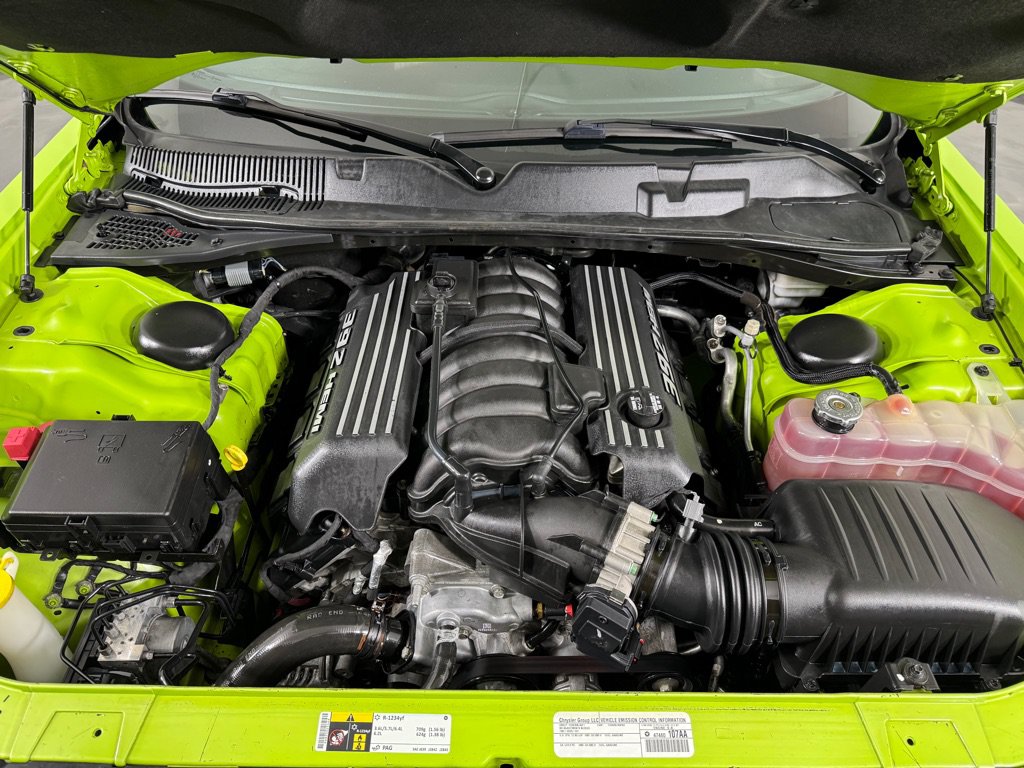 Used 2015 Dodge Challenger SRT w/ Technology Group RWD image 25