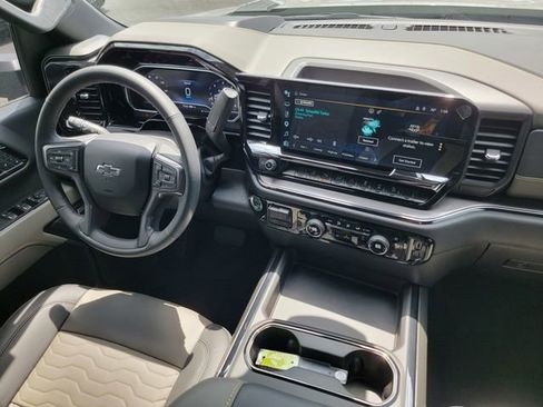 Certified 2025 Chevrolet Silverado 2500 ZR2 w/ Technology Package AWD/4WD image 32