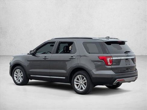 Used 2016 Ford Explorer XLT w/ Equipment Group 202A image 7