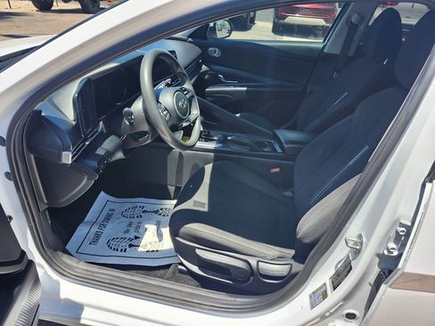 Used 2021 Hyundai Elantra SEL FWD image 13