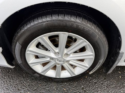 Used 2013 Toyota Camry XLE w/ Leather Pkg image 15