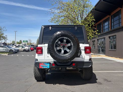 Used 2019 Jeep Wrangler Unlimited Sahara AWD/4WD image 4