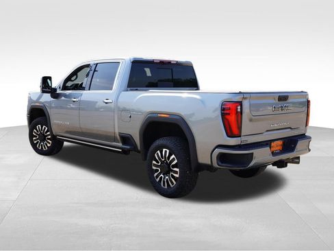 Used 2025 GMC Sierra 3500 Denali Ultimate AWD/4WD image 7