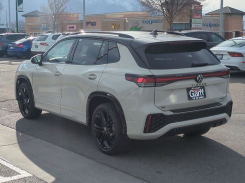 New 2026 Volkswagen Tiguan SE R-Line image 8