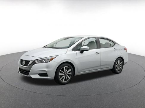 Used 2025 Nissan Versa SV FWD image 3