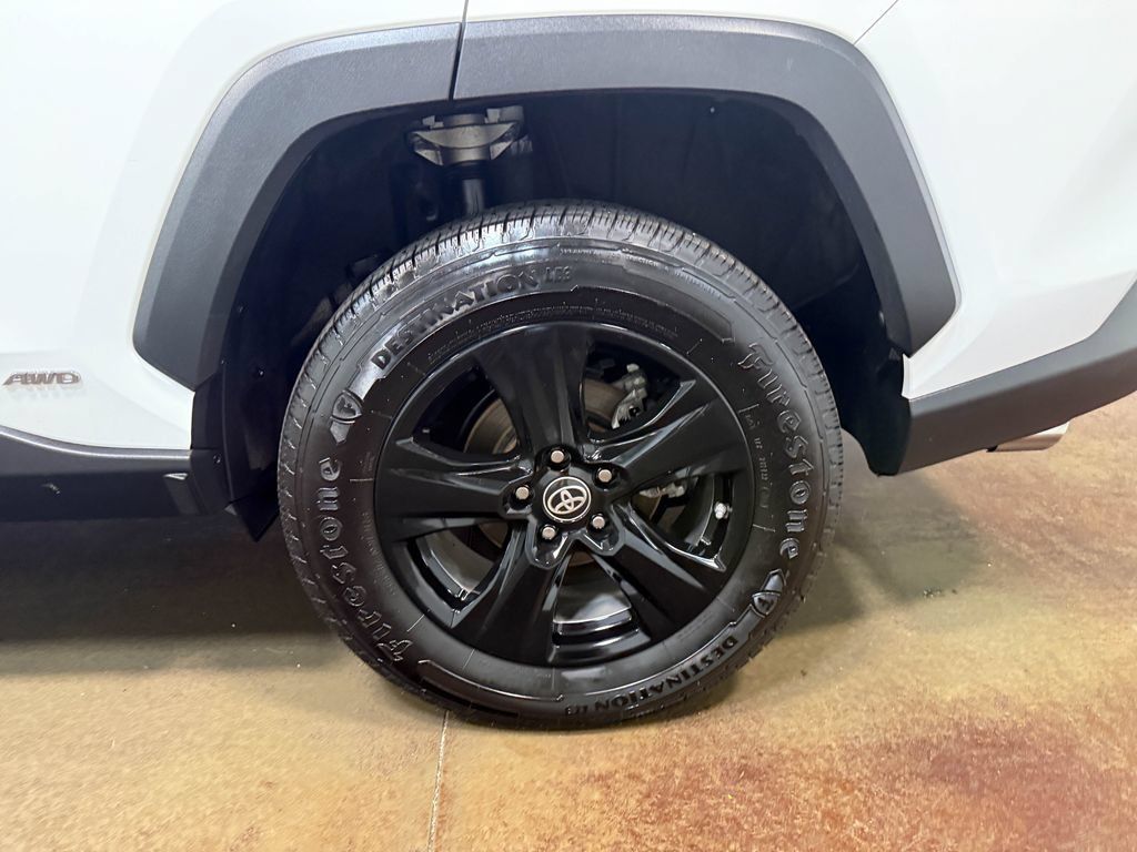 Used 2023 Toyota RAV4 LE AWD/4WD image 89