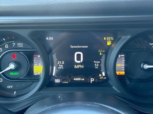 Used 2024 Jeep Wrangler Unlimited w/ Convenience Group AWD/4WD image 11