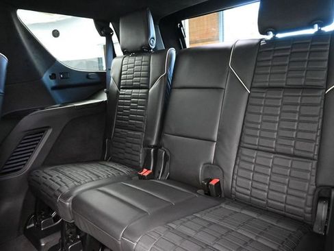 Used 2024 Cadillac Escalade Sport Platinum w/ LPO, ONYX Package image 18