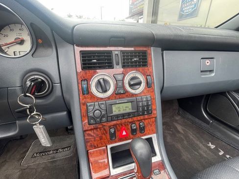 Used 2001 Mercedes-Benz SLK 320 image 18