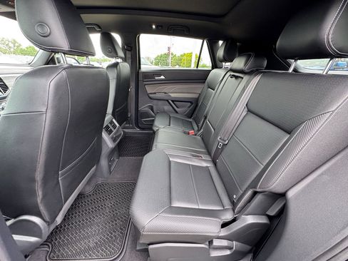 Used 2022 Volkswagen Atlas Cross Sport SE AWD/4WD image 24