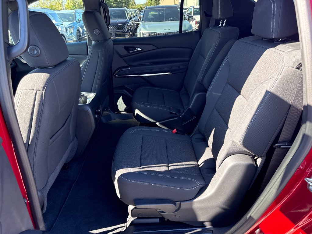 Used 2026 Chevrolet Traverse LT w/ Driver Confidence Package FWD image 14