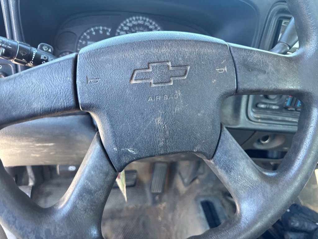 Used 2005 Chevrolet Silverado 2500 W/T w/ Skid Plate Package AWD/4WD image 18