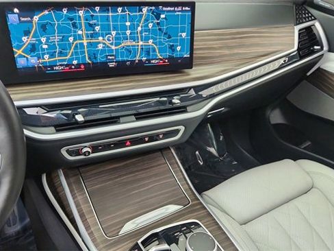 Used 2023 BMW X7 xDrive40i w/ M Sport Package image 48