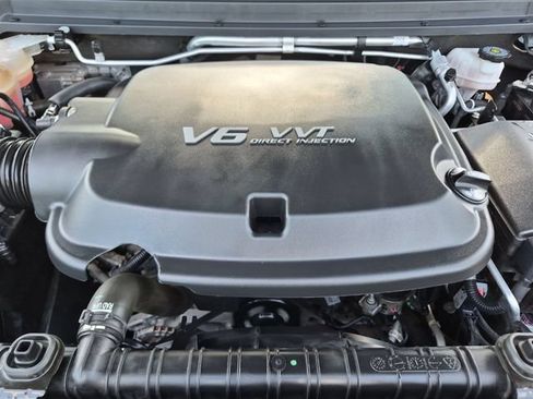 Used 2022 Chevrolet Colorado Z71 AWD/4WD image 37