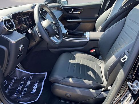 Certified 2025 Mercedes-Benz GLC 300 4MATIC image 9