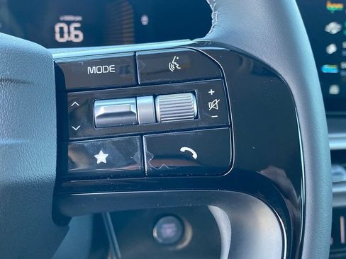 New 2026 Kia Sorento LX FWD image 16