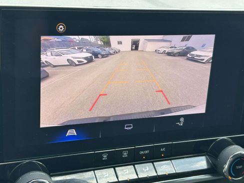 Used 2023 Chevrolet Colorado W/T w/ WT Convenience Package II AWD/4WD image 21