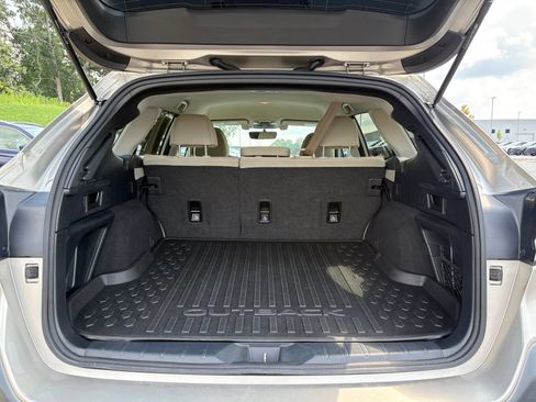 Used 2020 Subaru Outback Premium AWD/4WD image 12