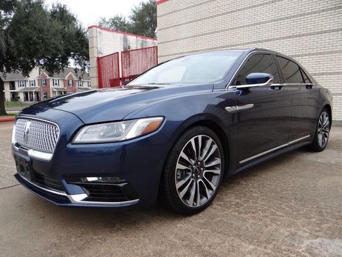 Used 2017 Lincoln Continental Reserve image 10