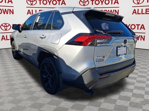 Used 2025 Toyota RAV4 LE AWD/4WD image 4
