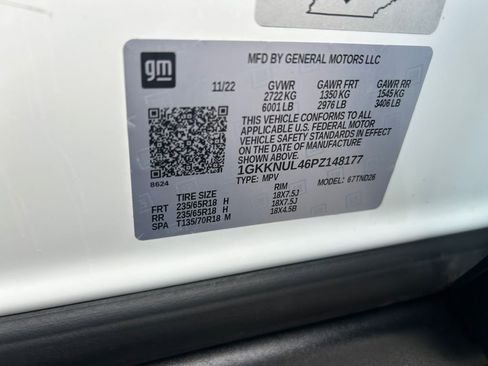 Used 2023 GMC Acadia SLT image 34