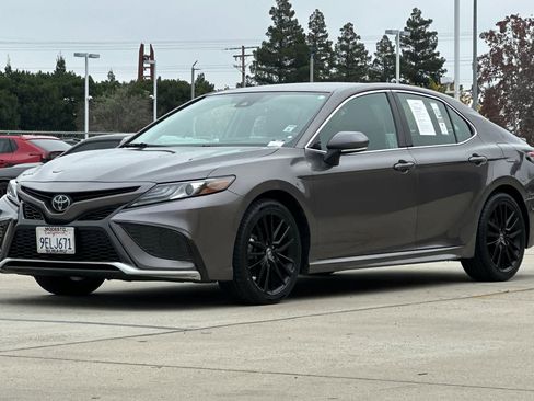 Used 2023 Toyota Camry XSE image 7